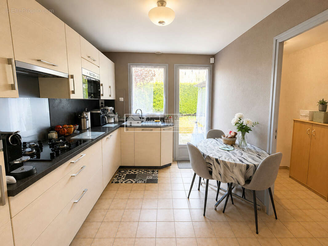 Maison 6 pièces 140m2 sur 343m2 de terrain - photo 6