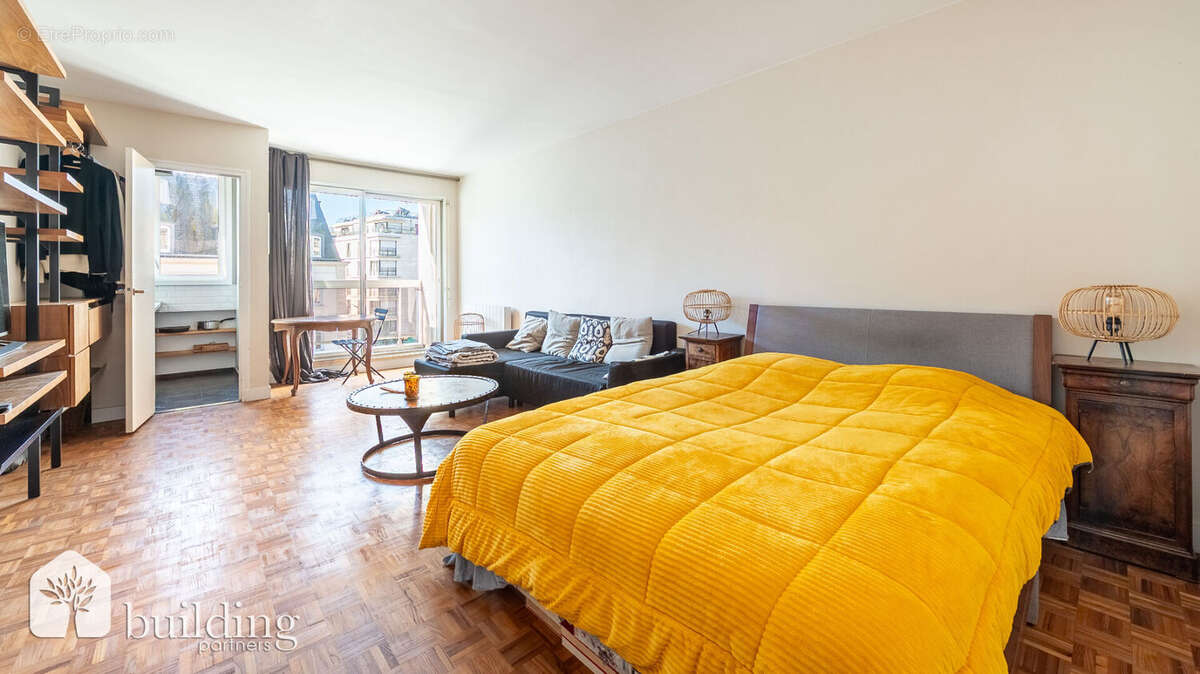 Appartement à NEUILLY-SUR-SEINE