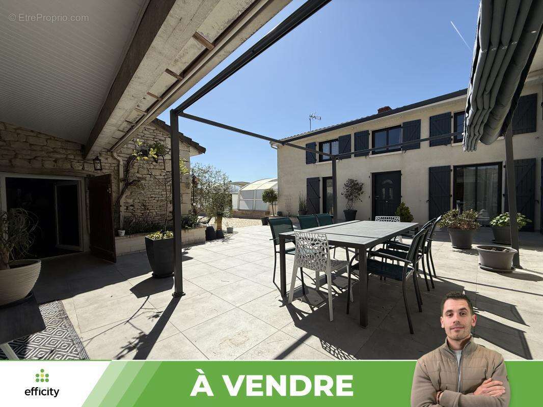 Maison à JAUNAY-CLAN