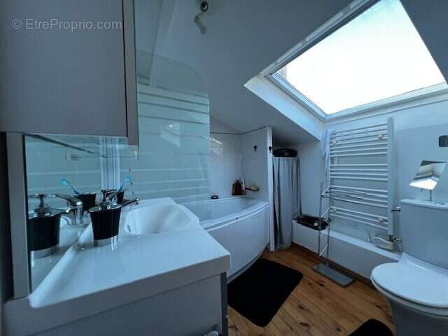 Maison à VERT-SAINT-DENIS