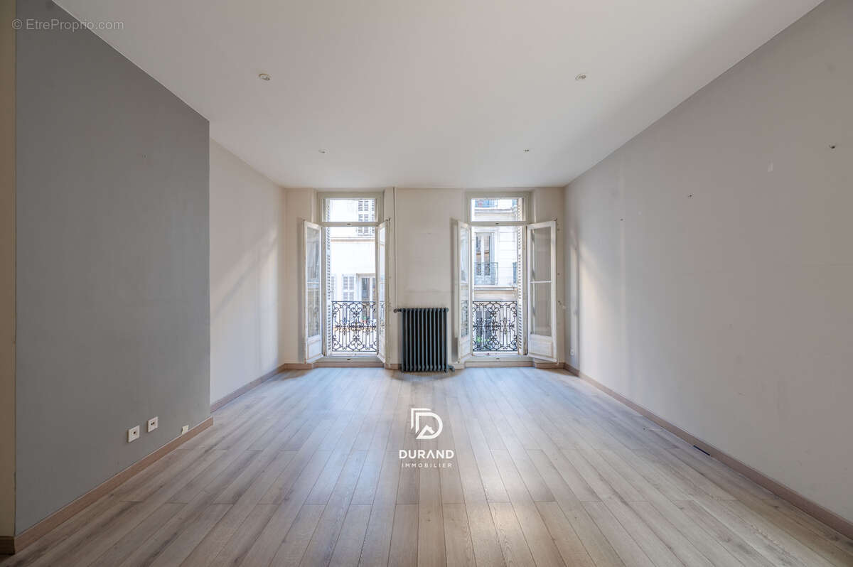 Appartement à MARSEILLE-6E