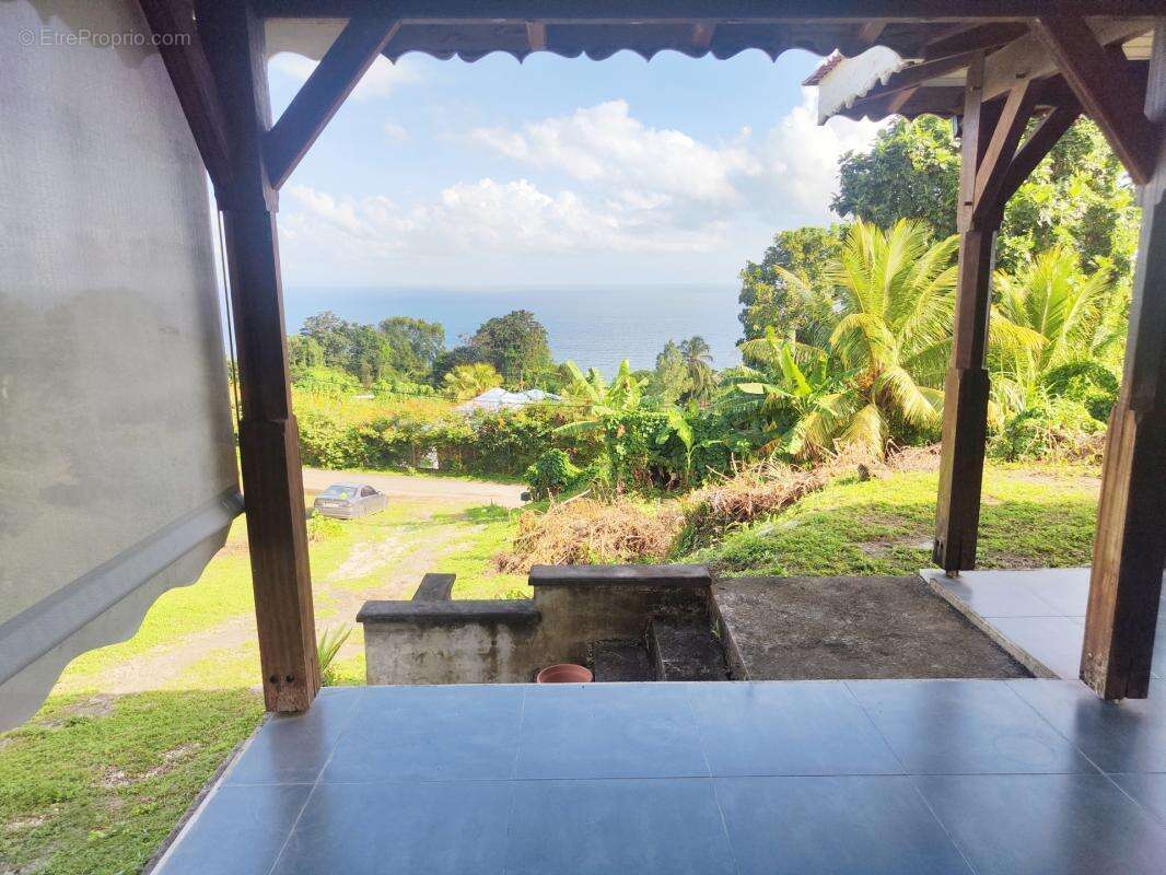 Maison à CAPESTERRE-BELLE-EAU