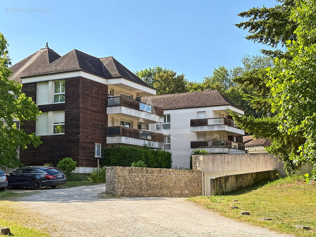 Appartement à LARDY