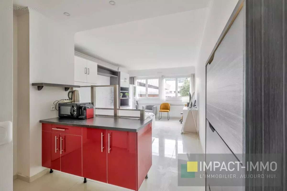 Appartement à COURBEVOIE