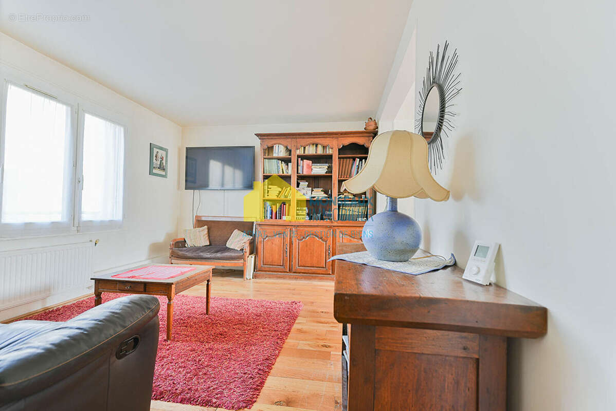 Appartement à SAINTE-GENEVIEVE-DES-BOIS