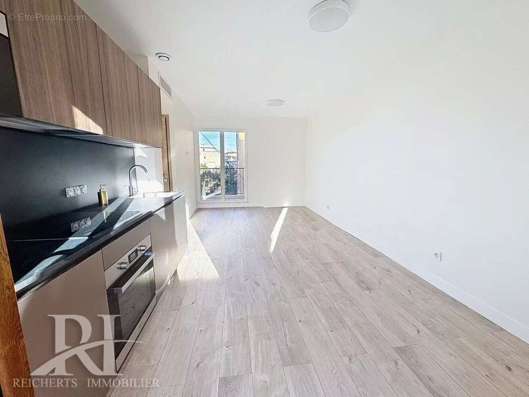 Appartement à MANDELIEU-LA-NAPOULE