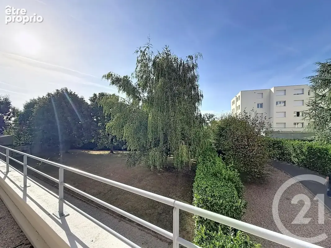 Appartement 4 pièces 83 m² à vendre à Chartres (28000) - photo 2