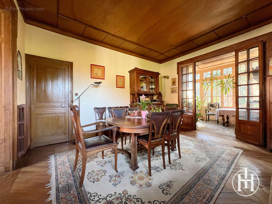 Maison à SAINT-AMAND-MONTROND