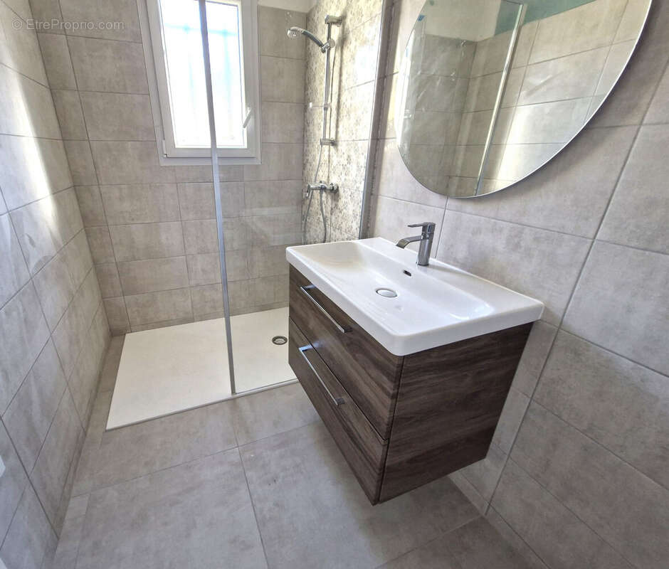 Appartement à CUERS