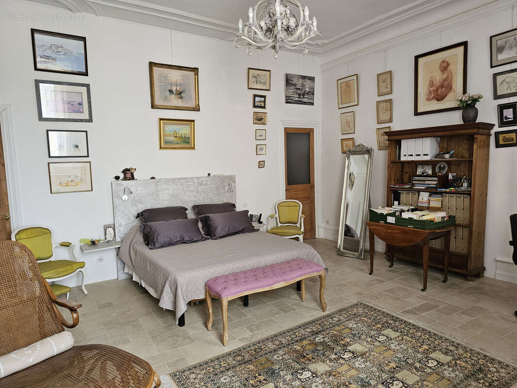 Maison à LA ROQUE-D'ANTHERON