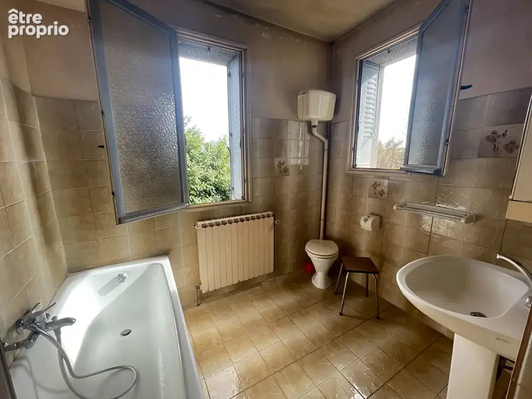 Grande maison familiale à Chomérac. - photo 17