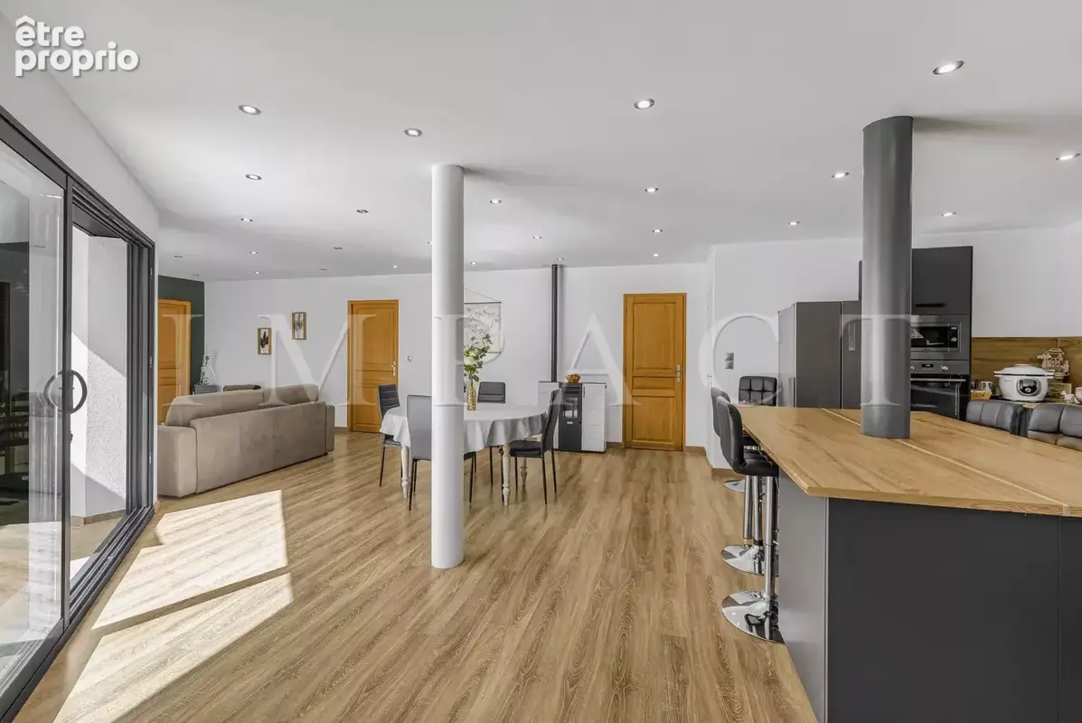Mouans-Sartoux limite Mougins, Villa contemporaine de 220m2 avec piscine à vendre - photo 9
