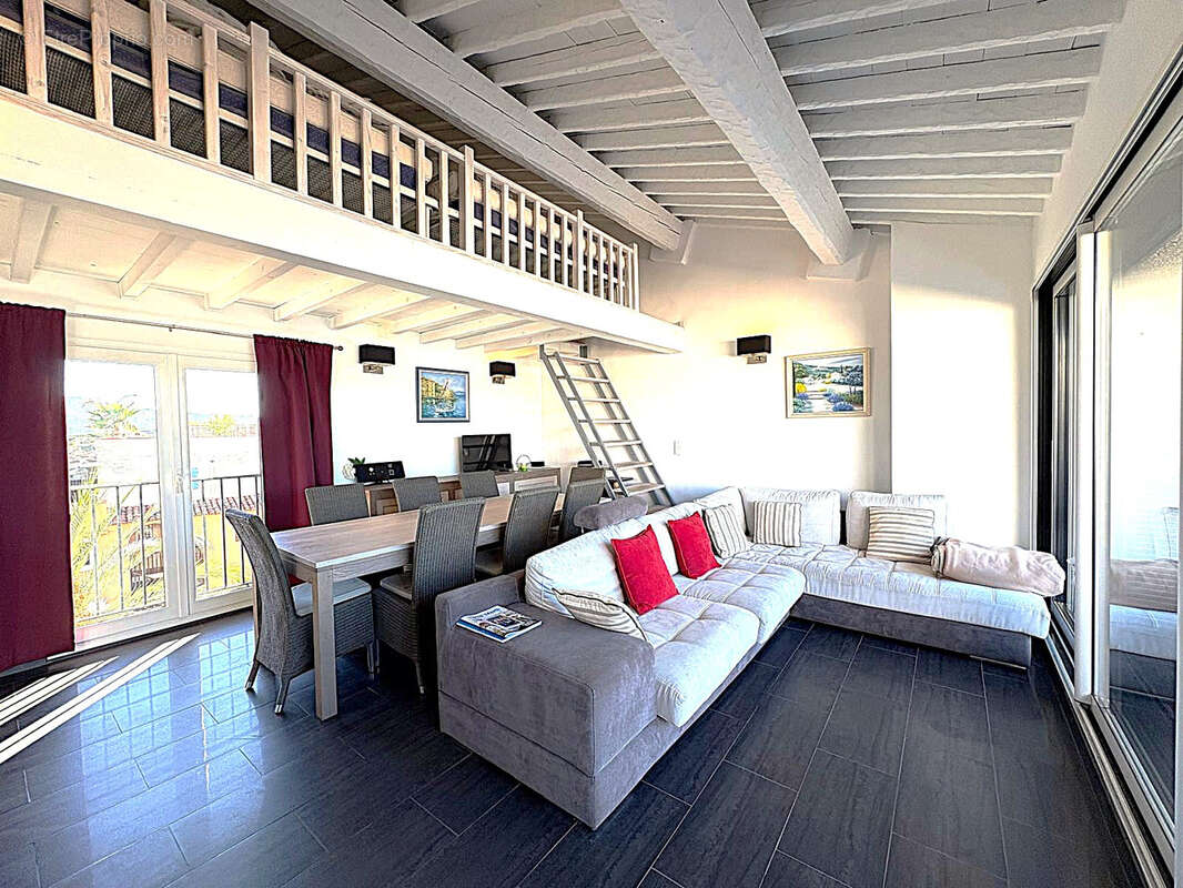 Appartement à COGOLIN