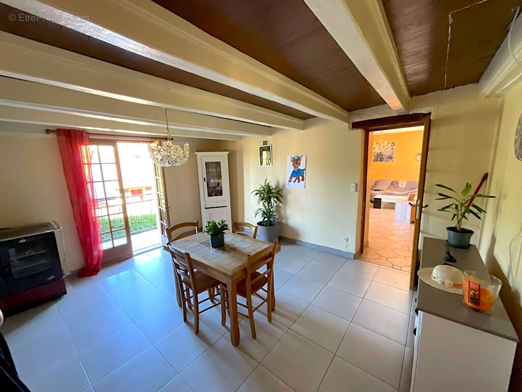 Maison à VITREY-SUR-MANCE