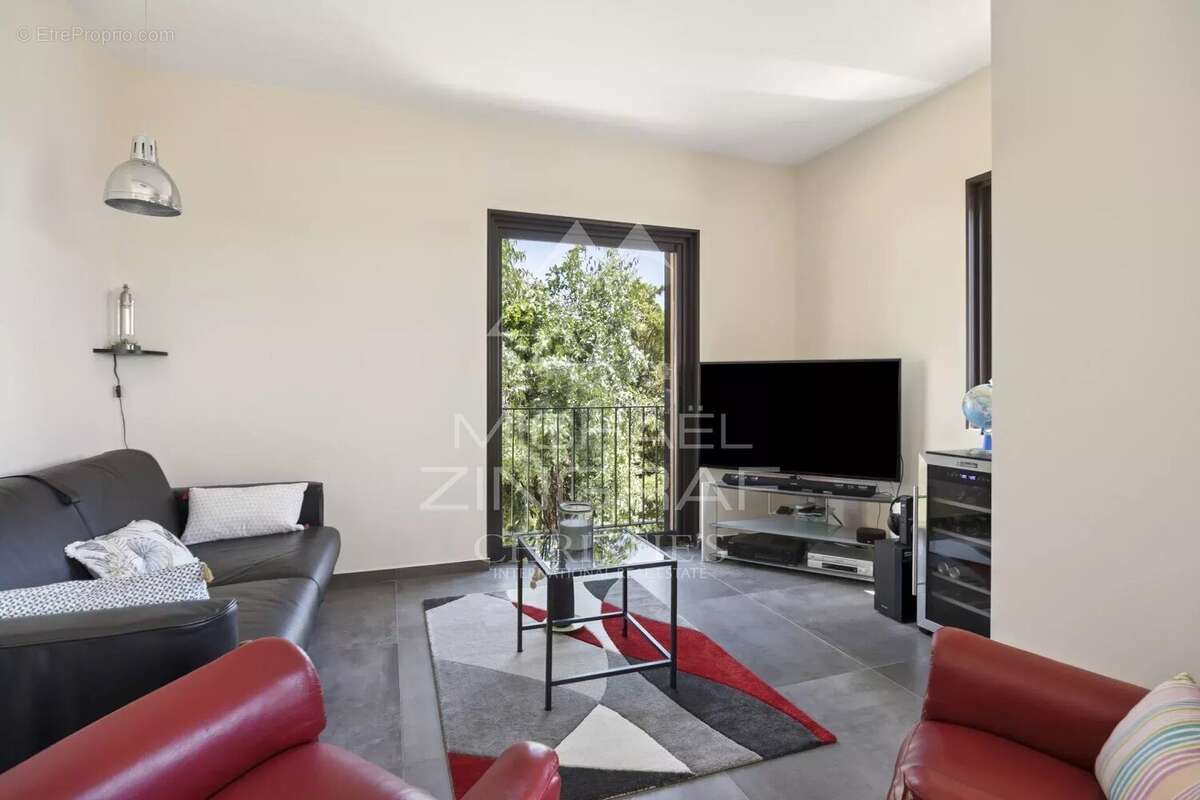 Propriété rénovée avec vue mer imprenable - photo 5