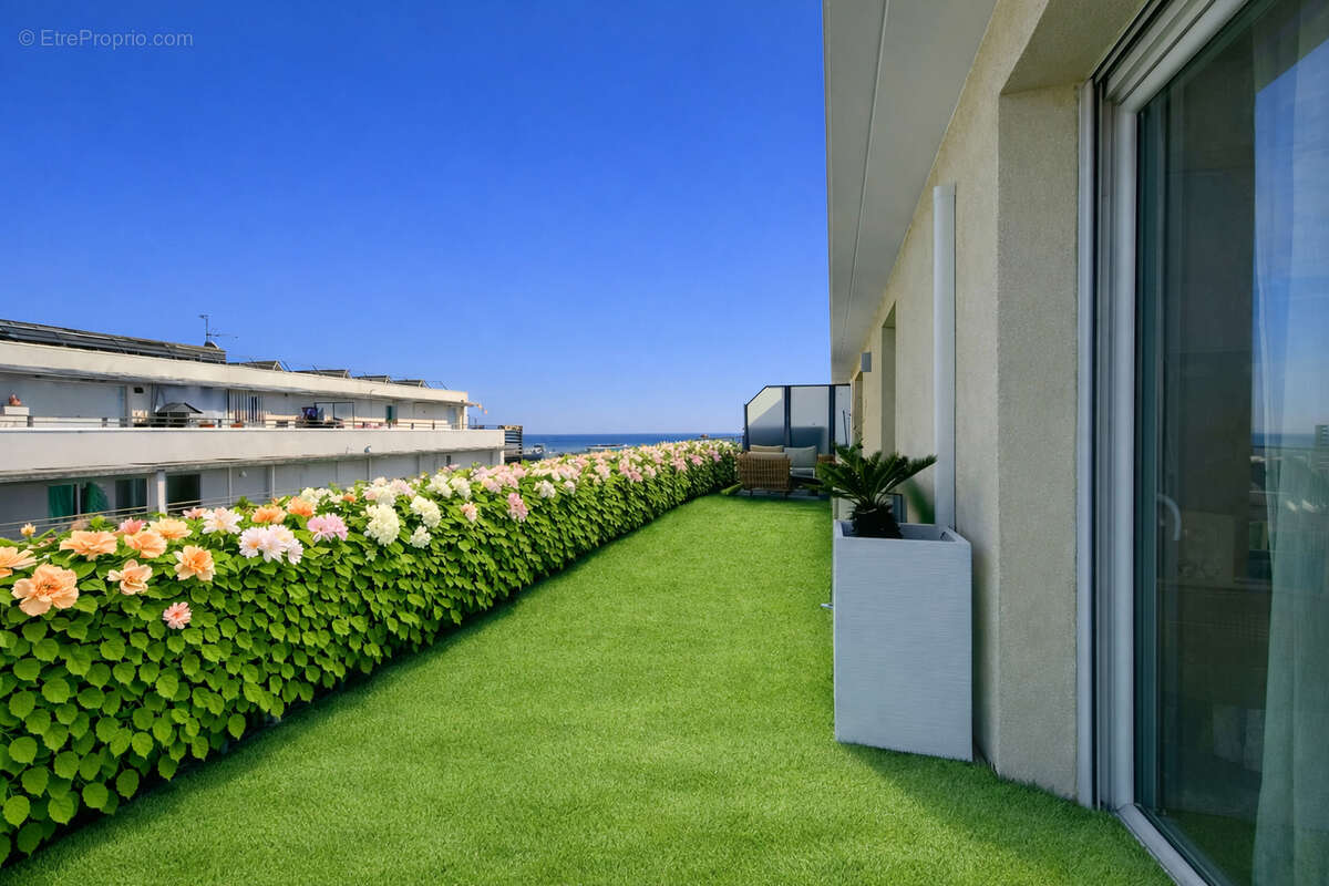 Appartement à SAINT-LAURENT-DU-VAR