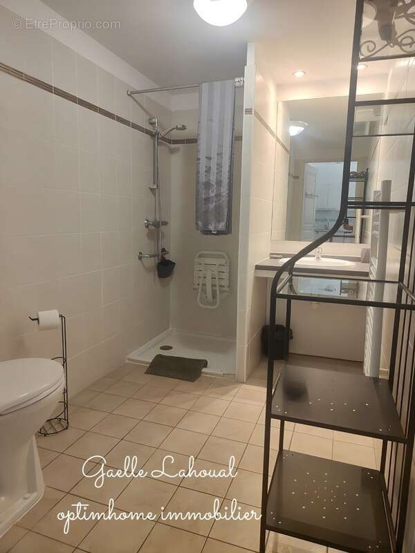 Appartement à LAMALOU-LES-BAINS