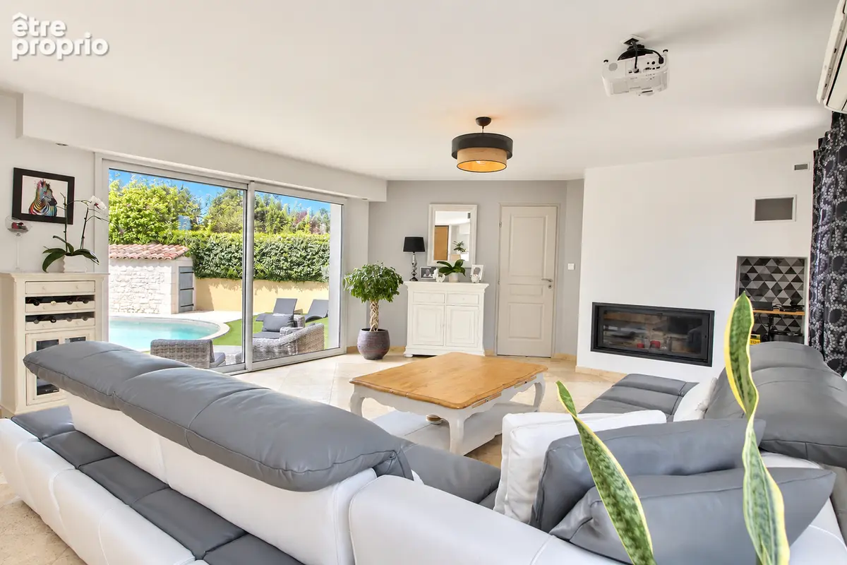 À vendre à Forcalqueiret  - Villa  170 m² + studio indépendant et piscine chauffée - photo 2