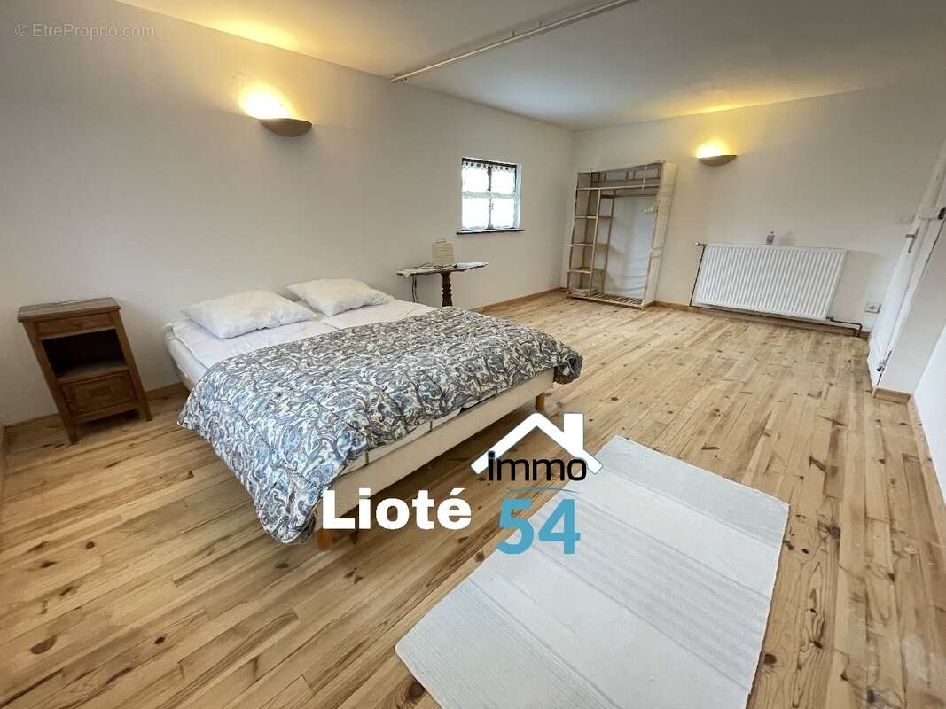 Maison à VINCEY
