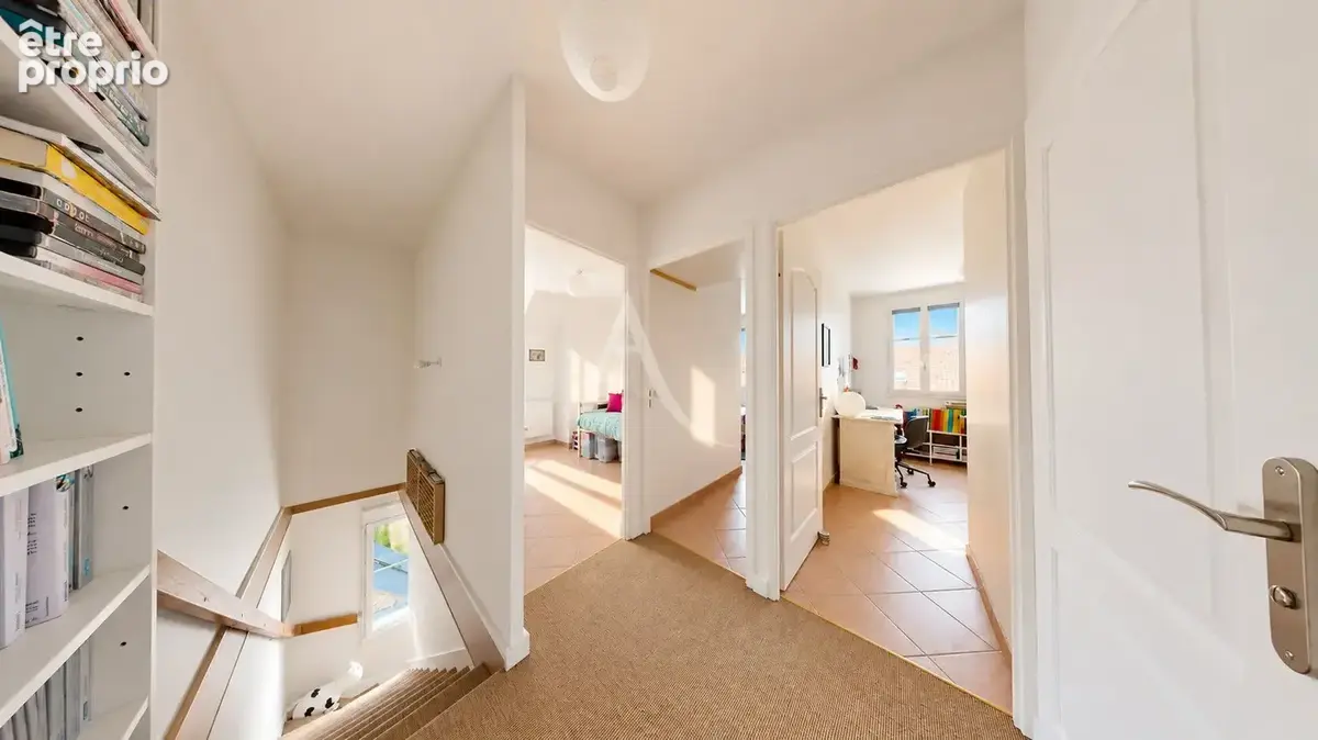 Appartement Vaureal  F5 en DUPLEX  au COEUR DE VILLE  de 75 m2 avec 43 m2 de terrasse et 2 places de parking en sous sol. - photo 7