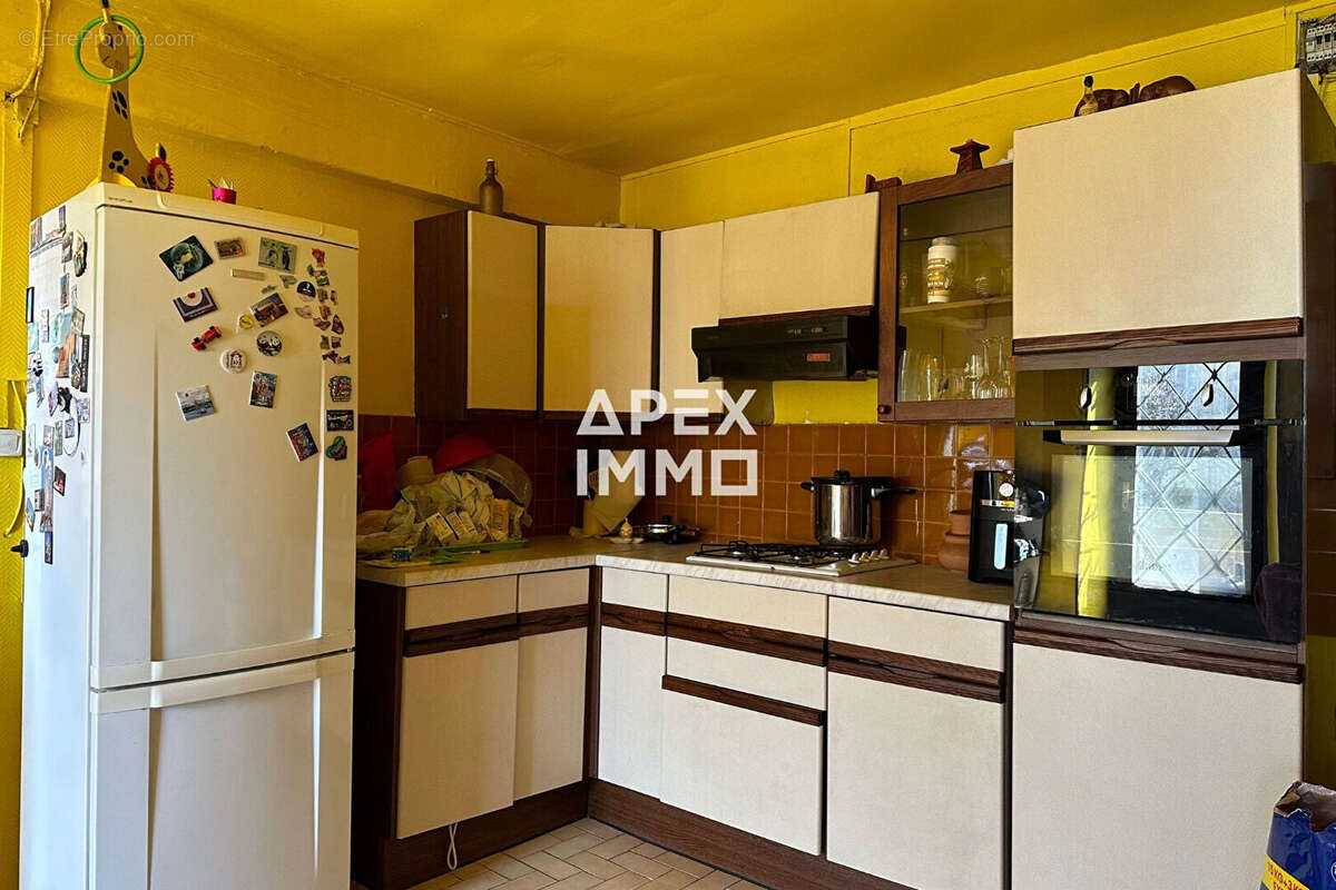 Commerce à OINVILLE-SAINT-LIPHARD