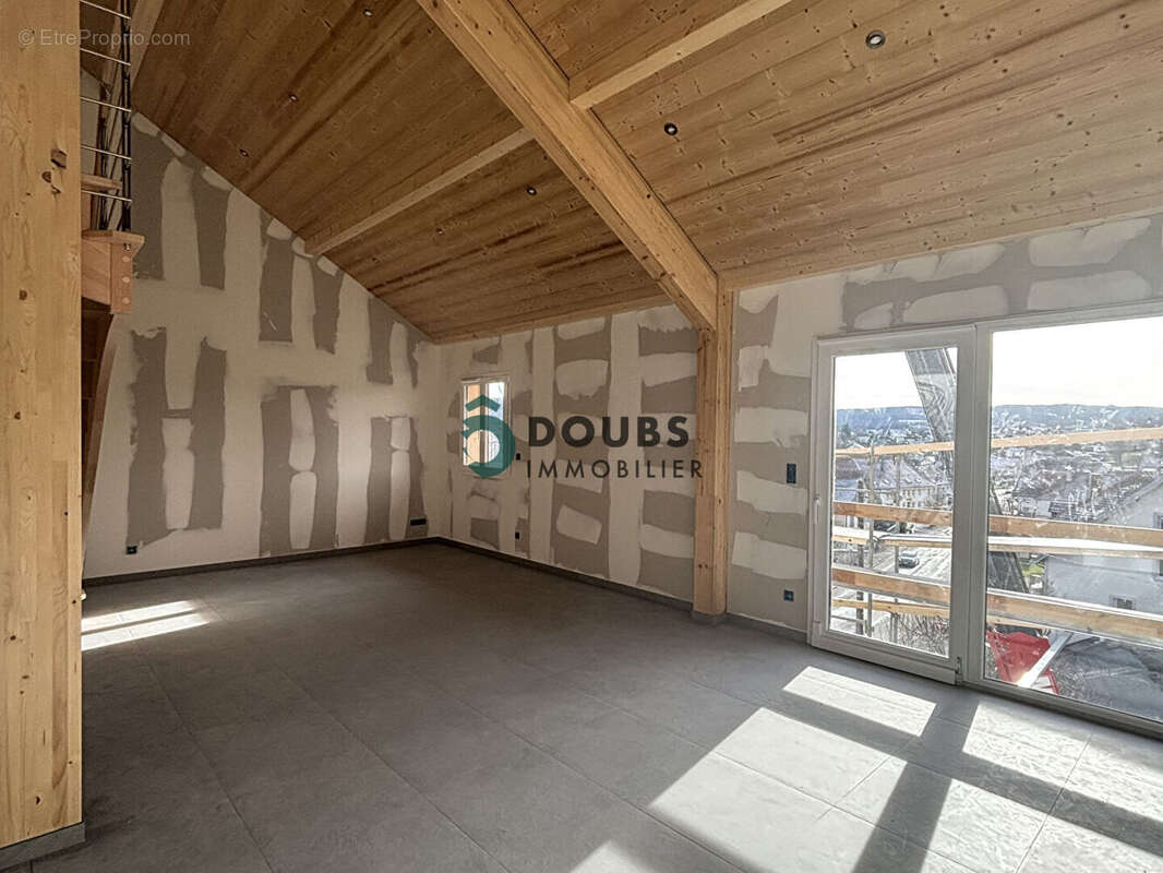 Appartement à ORCHAMPS-VENNES