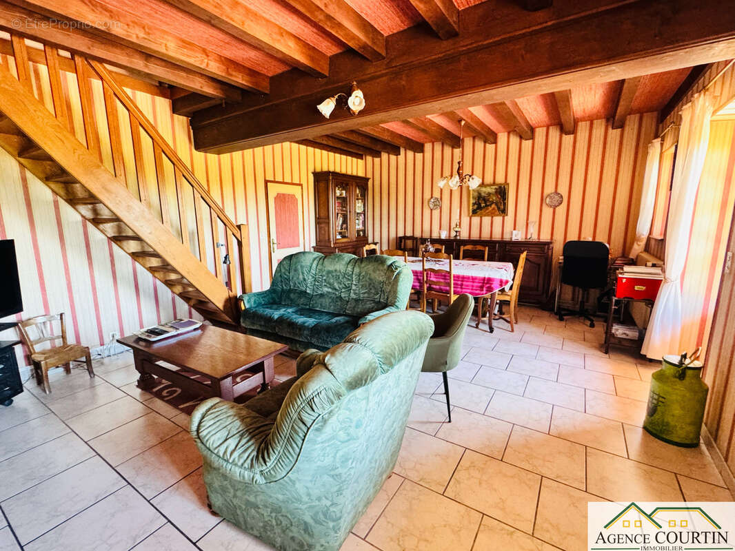 Maison à SAINT-MARTIN-DU-MONT