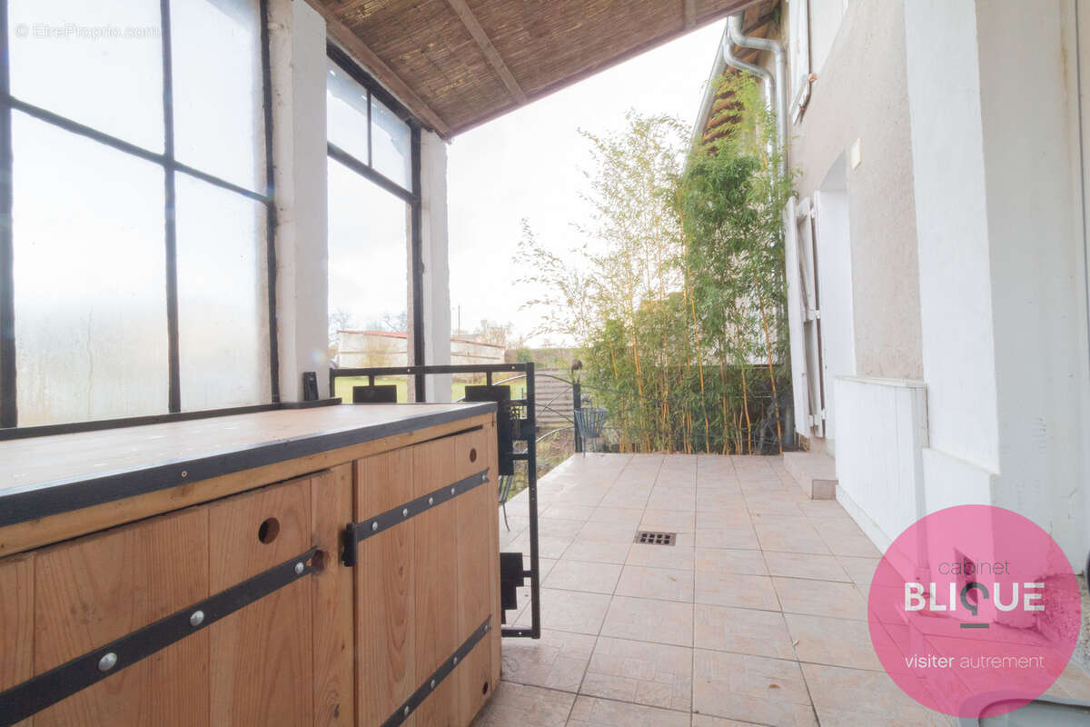 Maison à JALLAUCOURT