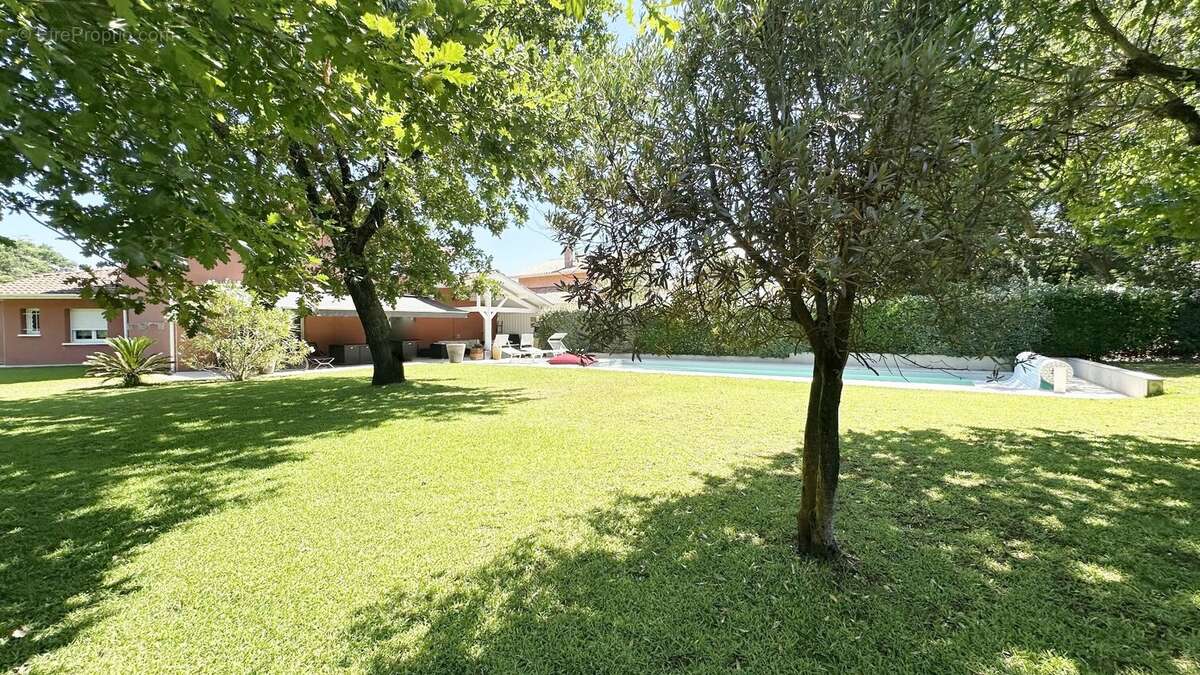CAPBRETON  Quartier Les Vignes  Villa contemporaine avec piscine, grand jardin et dépendance - photo 21