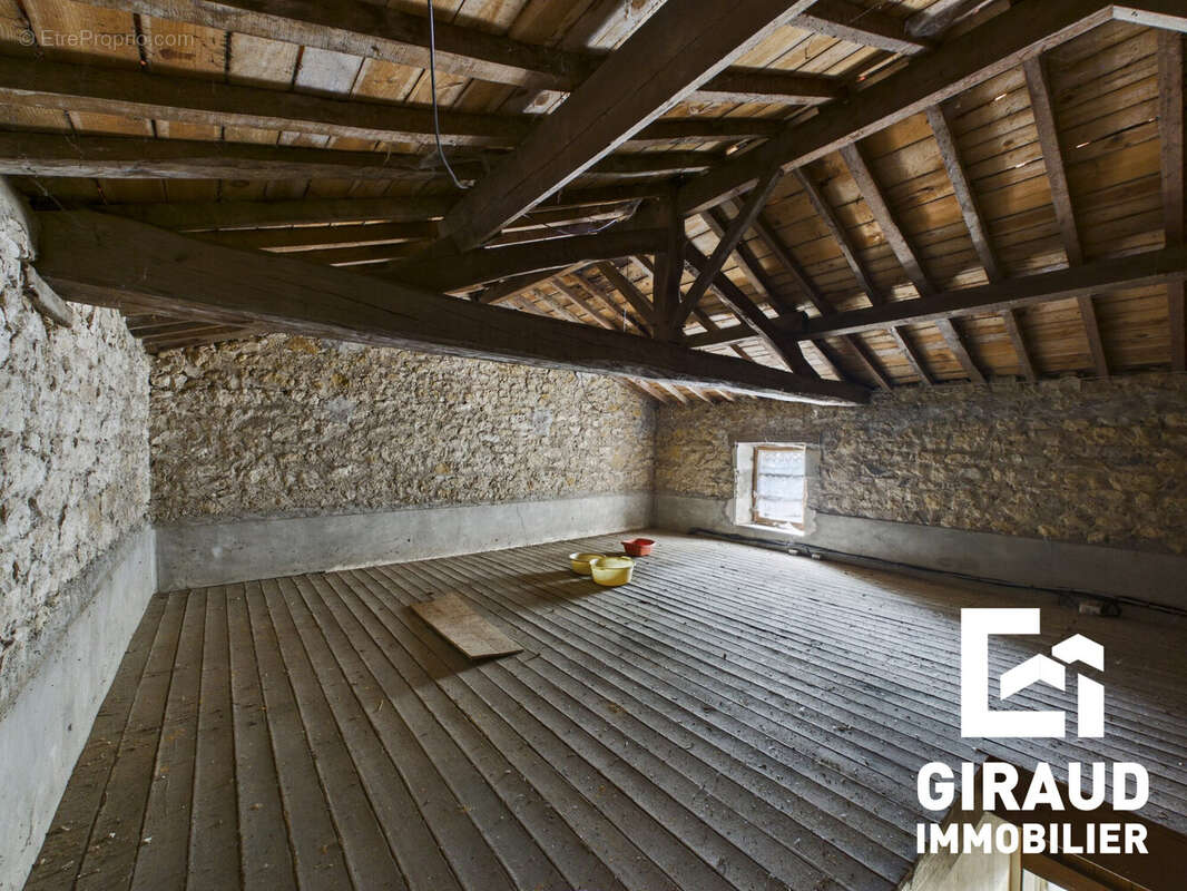 Maison 159 m² à Puy-De-Serre  - photo 9