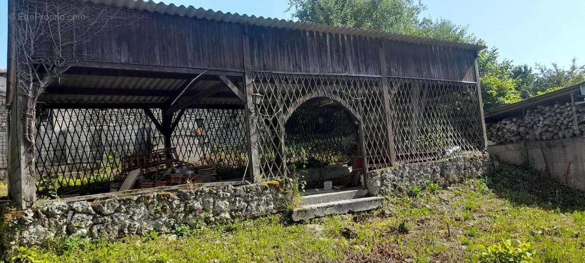 Maison à BAZINCOURT-SUR-SAULX