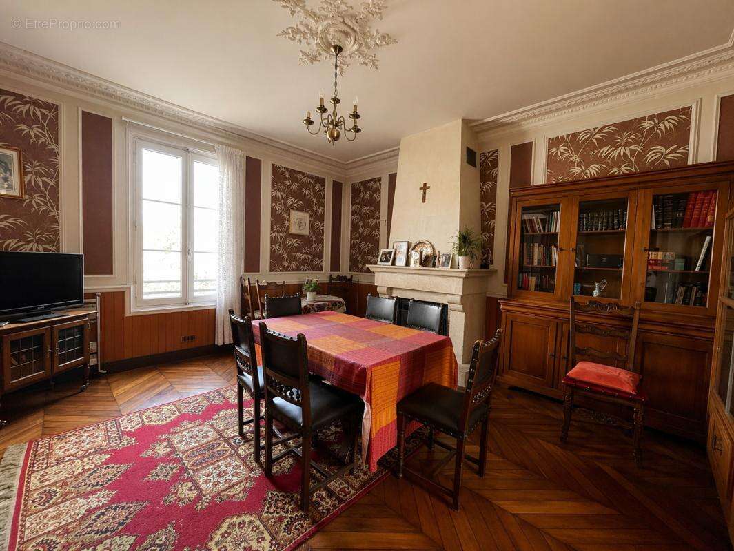 Maison à VOUNEUIL-SUR-VIENNE