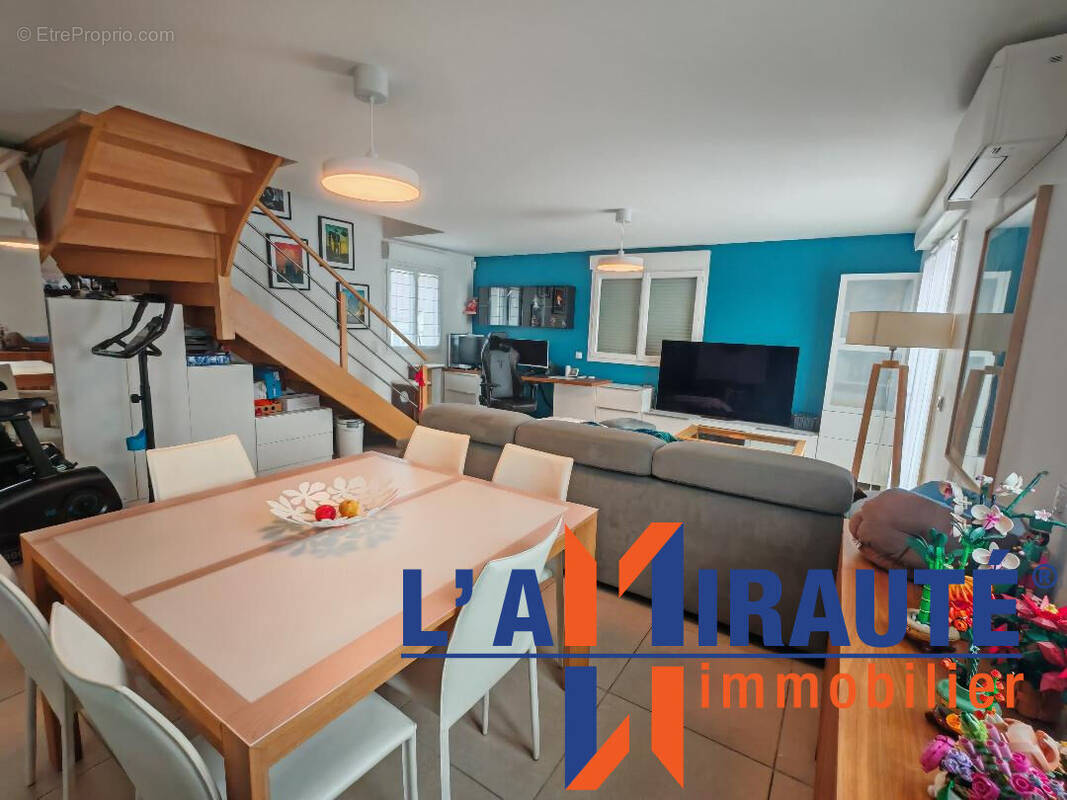 Appartement à SARTROUVILLE