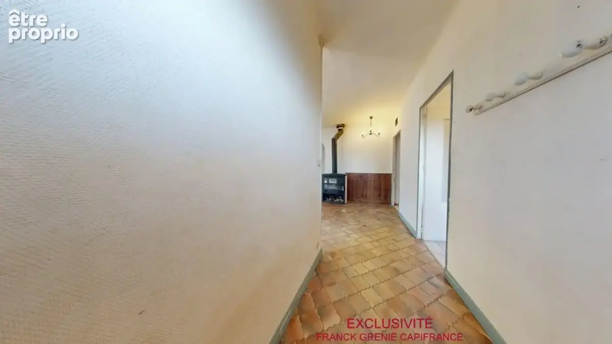 Tourves – maison à rénover 151 m² – 5 chambres – garage 60 m² – terrain 1 210 m² – panneaux solaires - photo 6