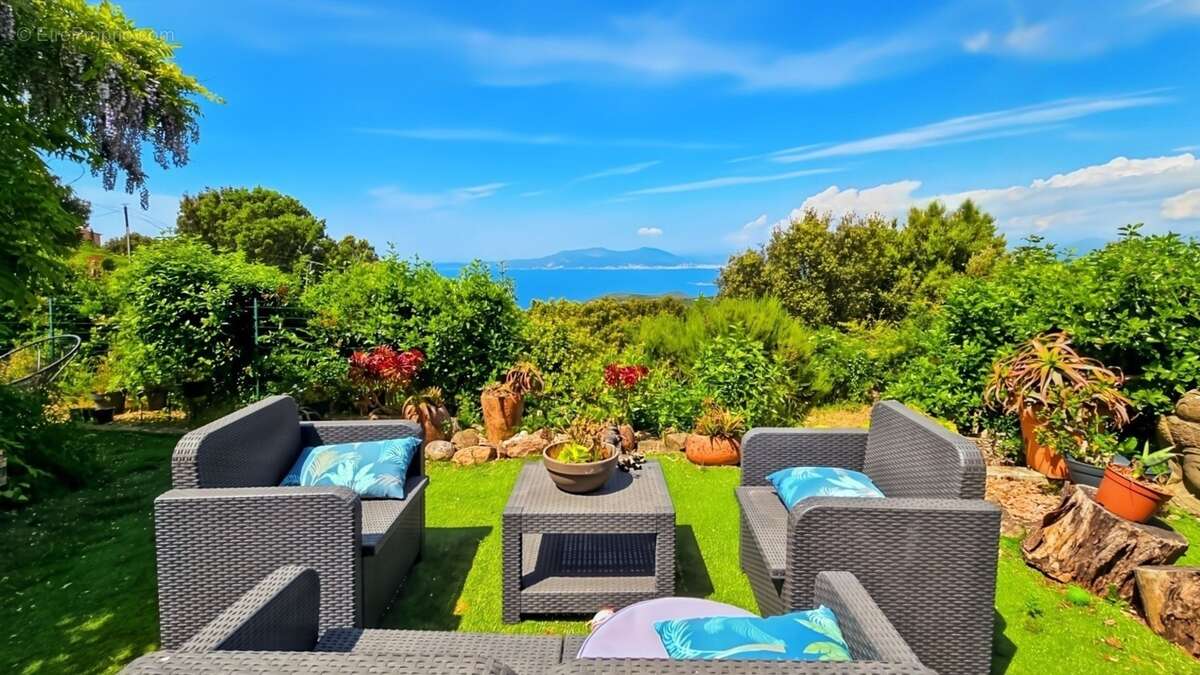 Maison de plain-pied avec vue mer – COTI-CHIAVARI (20) - photo 2