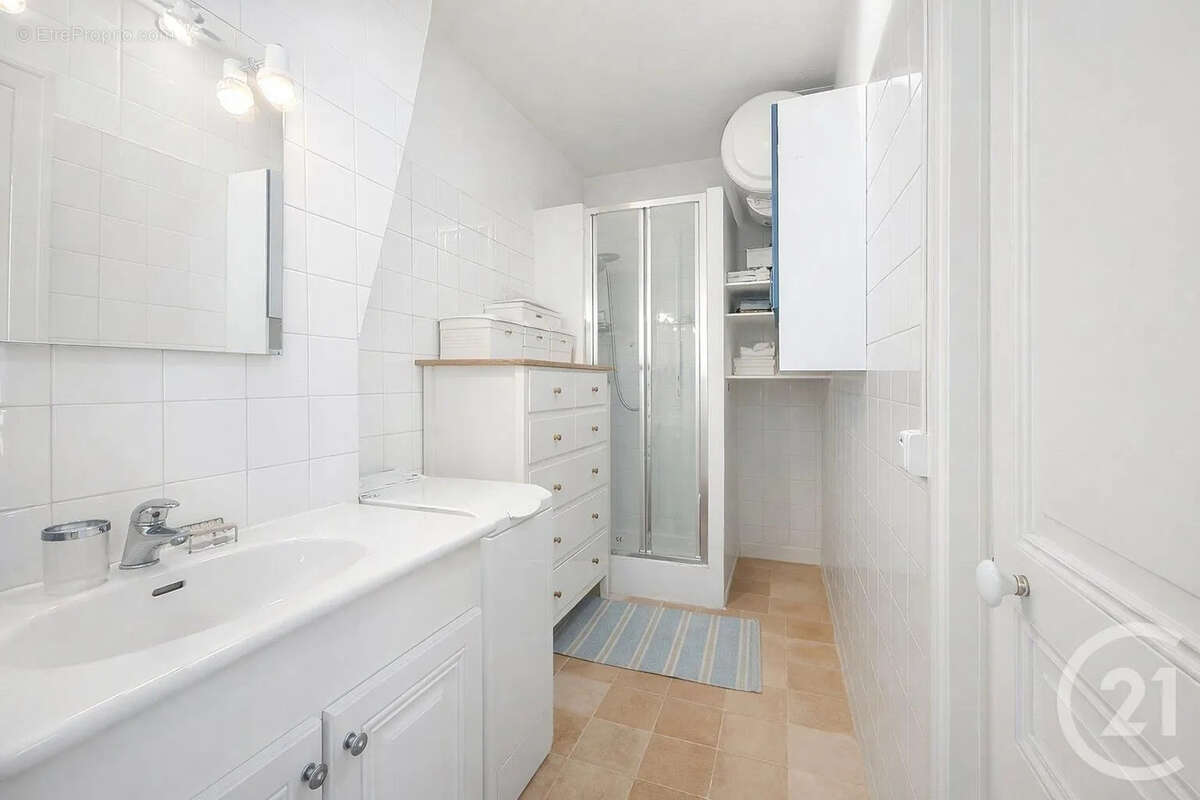 Appartement à PARIS-14E