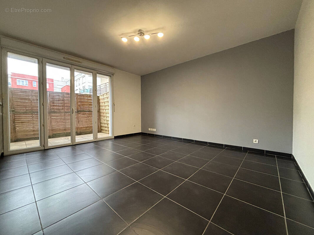Appartement à CORBEIL-ESSONNES