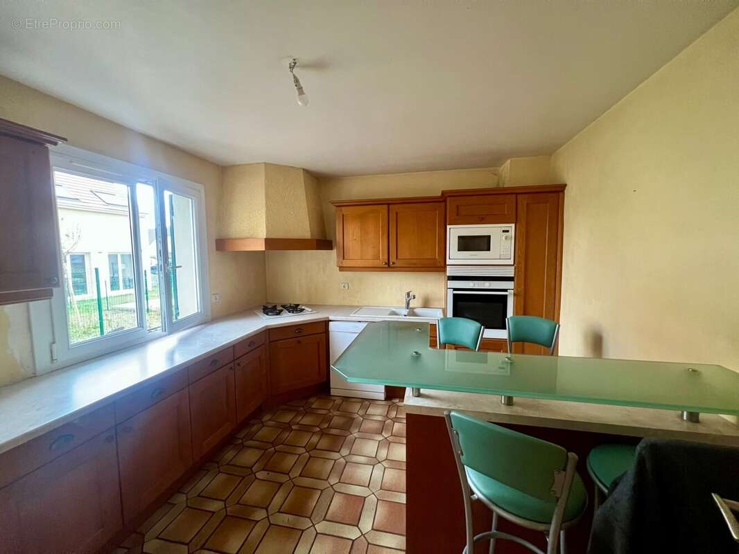 Maison à OLLAINVILLE