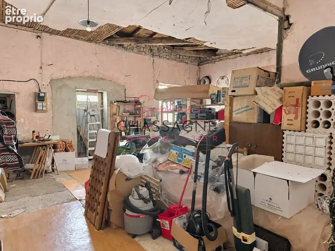 Maison en pierre avec deux logements et de nombreuses dépendances sur 274 m2 de terrain - photo 10