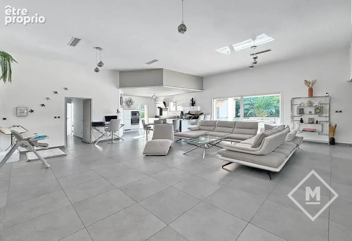 Maison d’Architecte de 250 m² dans un Écrin Arboré de 3 000 m² - photo 11