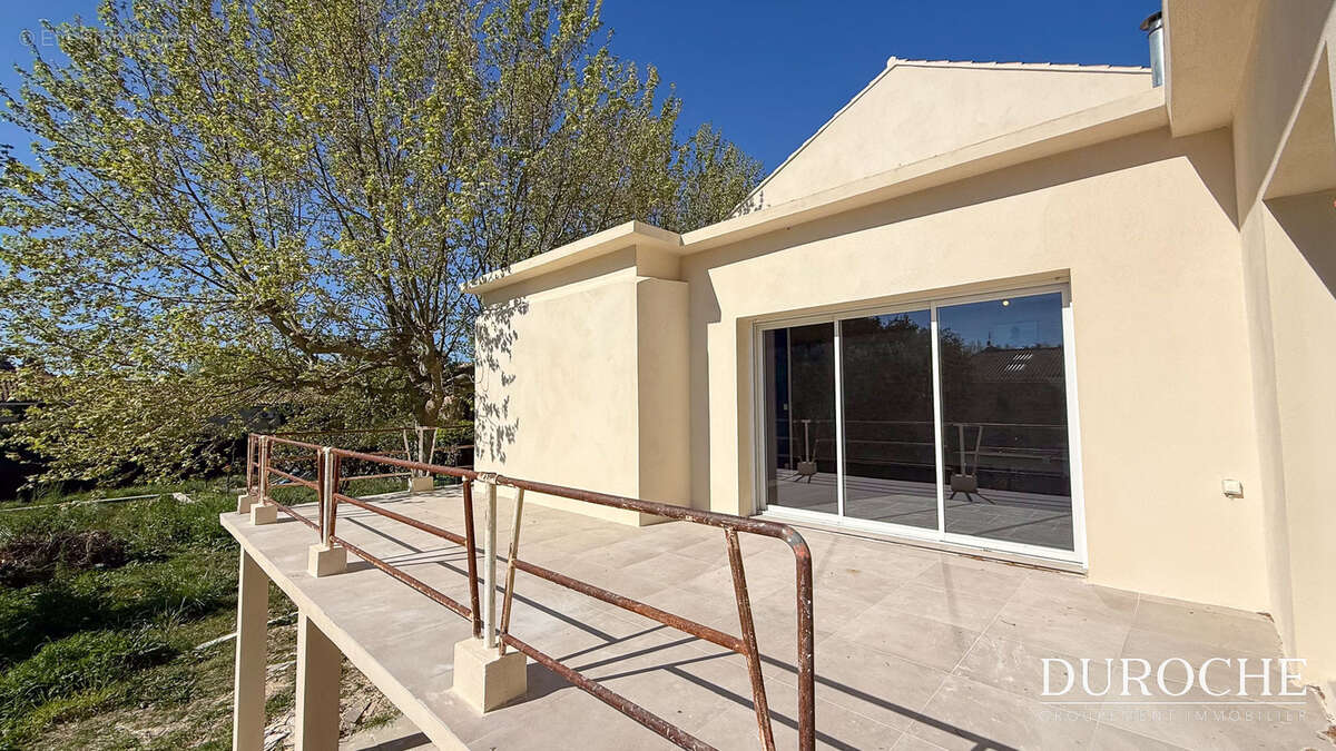 Maison à CADEROUSSE