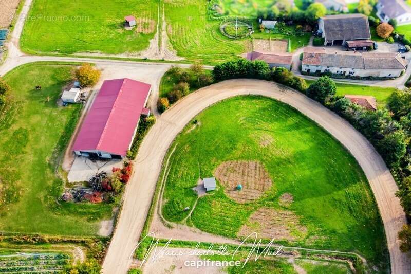 Maison à PONT-DE-VAUX