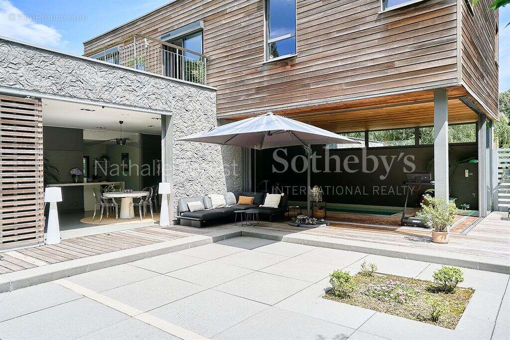 Wasquehal , 1 er rang sur golf . Exclusivité . villa cubique 3ch . Piscine couverte . garage - photo 11