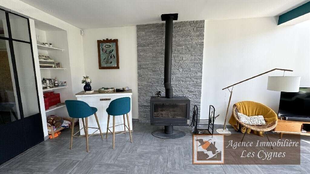 Maison à FONTAINE-LE-PORT