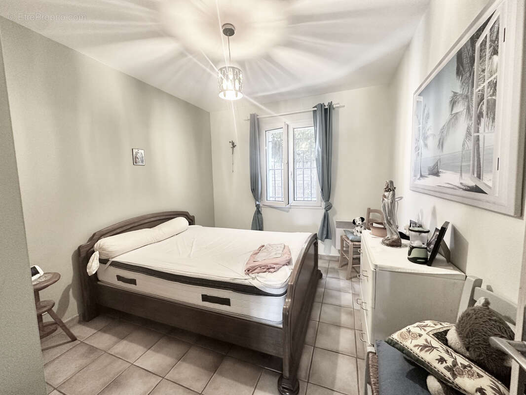Appartement 49m2 de type 2 SENAS - photo 3