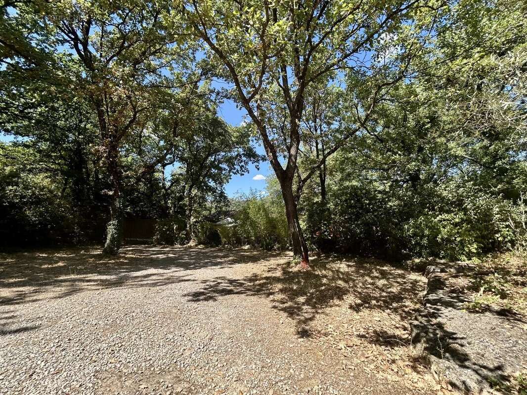Bastide Provençale 6 pièces – 180 m² – GAREOULT - photo 19