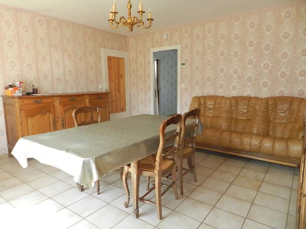 Maison à SAINT-PIERRE-SUR-DIVES