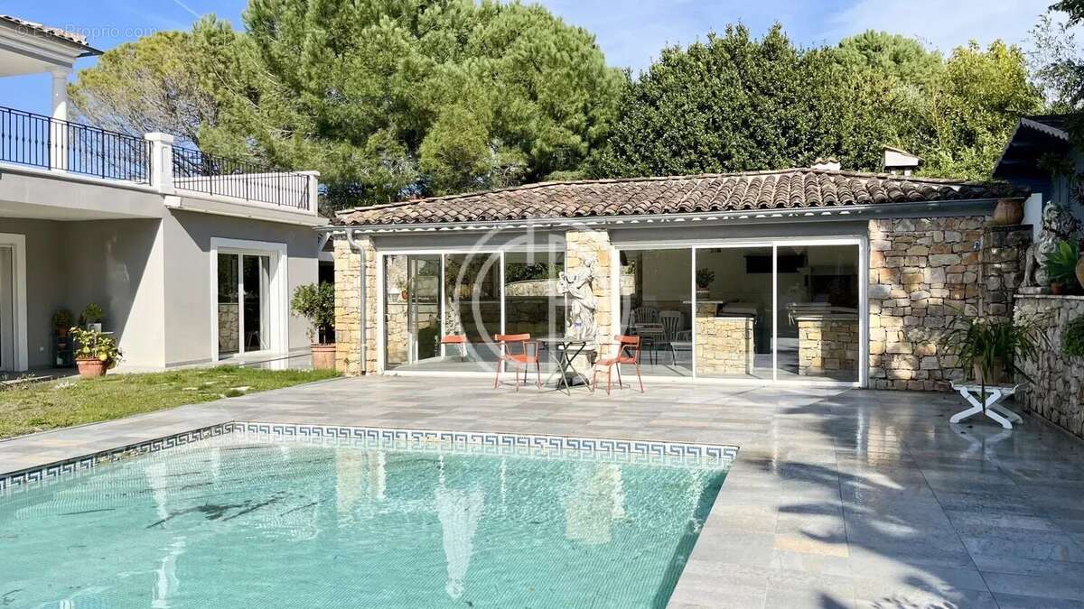 Maison à MOUGINS