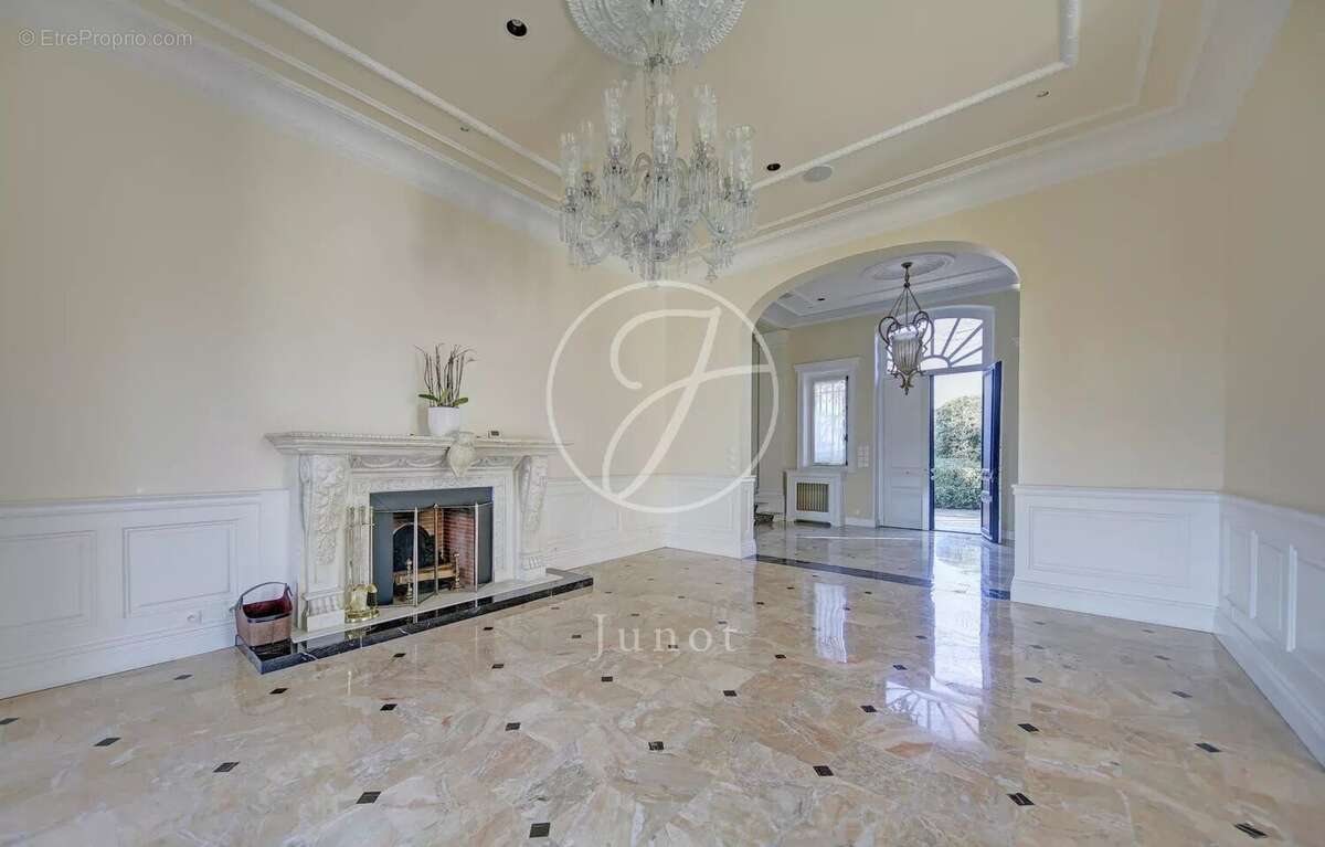 Maison à CROISSY-SUR-SEINE