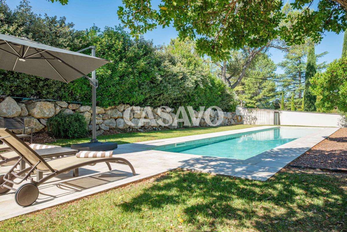 Maison à LE THOLONET